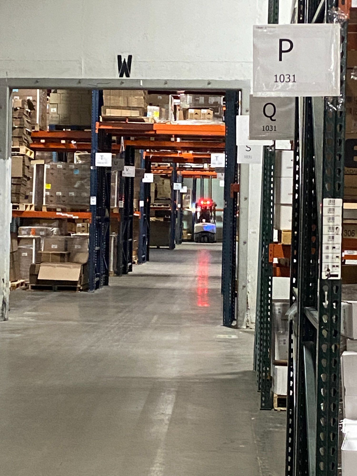 Square1 Distribution & Logistics facility photo