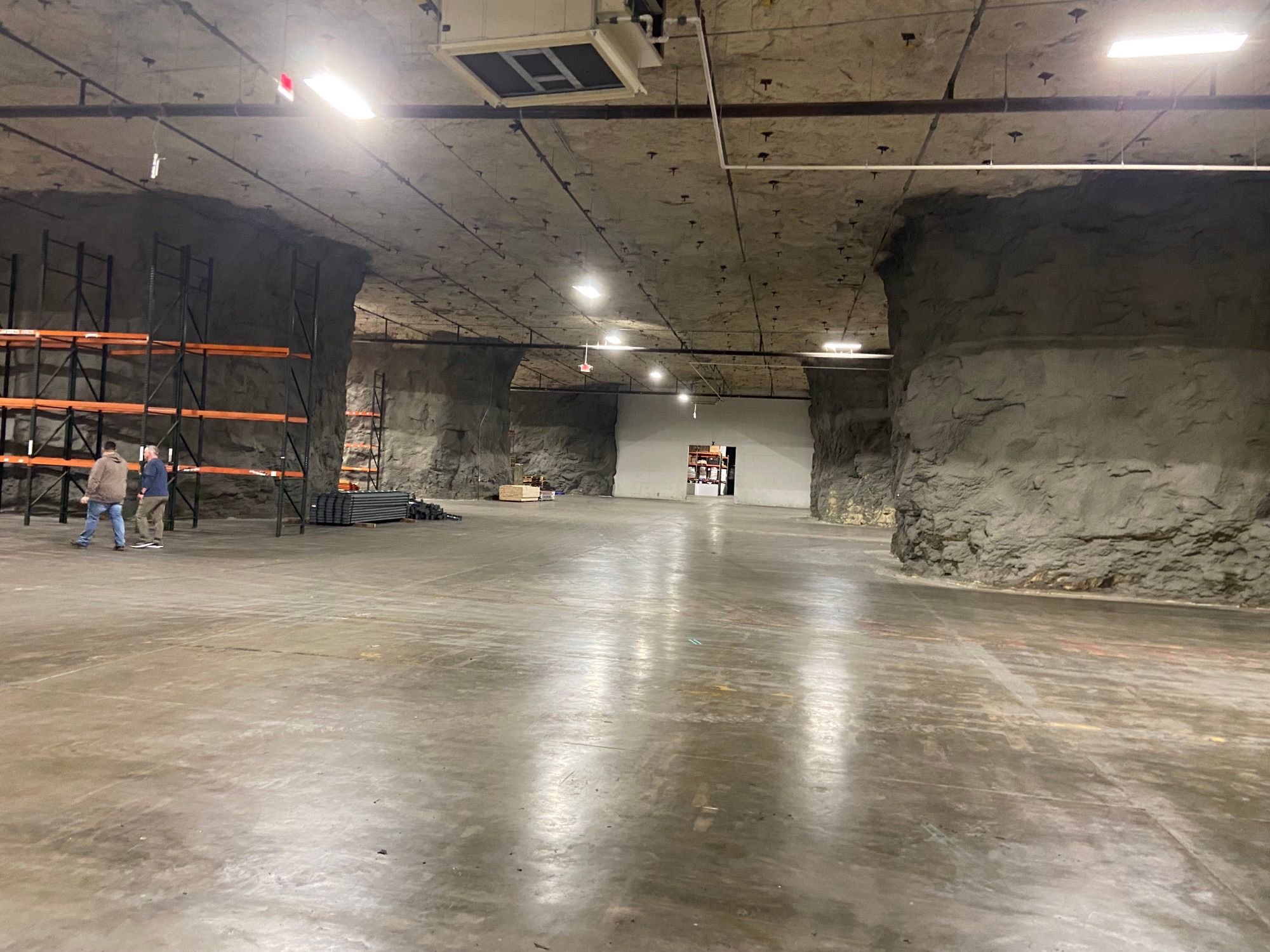Square1 Distribution & Logistics facility photo
